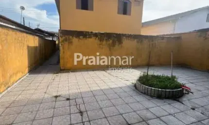 3 dorm | 1 suíte | sala | cozinha | wc | área de serviço | sacada | quintal | 2 garagens.