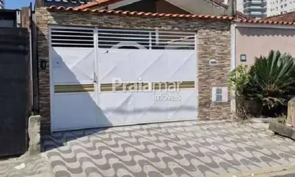 CASA COM EDICULA | 03 DORM | 01 SUITE | 01 VAGA DE GARAGEM | 140M² | CANTO DO FORTE - PRAIA GRANDE.