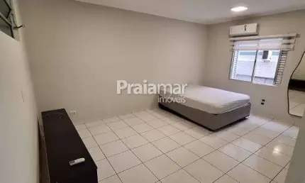 Studio mobiliado reformado | sem vaga | praia gonzaguinha - s.v