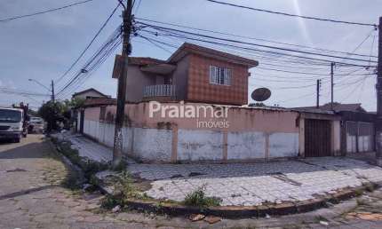 Sobrado 03 dormitórios | 146m² | 01 suíte | 03 vagas | Piscina | Catiapoã | São Vicente