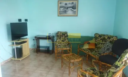 Casa com três pavimentos no Vale das Nogueiras em Americana-São Paulo