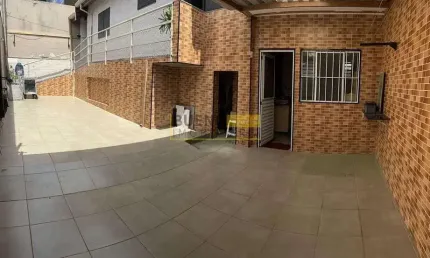 Casa dividida em duas residências no bairro são domingos em americana!