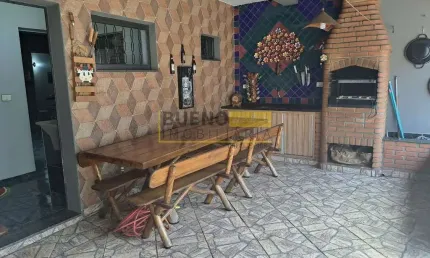 Linda casa com piscina no Parque Novo Mundo em Americana