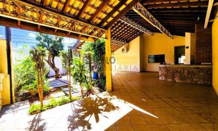 Casa com 3 quartos (1 suíte) à venda, 260 m² por R$ 850.000 - Residencial Furlan - Santa Bárbara D'