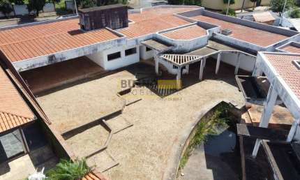 Linda casa com 4 dormitórios à venda, 830 m² por R$ 3.000.000 - Vila São Pedro - Americana/SP