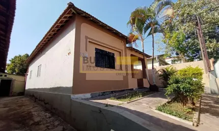 Casa com 3 quartos à venda na Rua Castro Alves, Centro, Americana