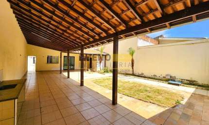 Casa com 4 quartos à venda na Rua Bolívia, Cechino, Americana