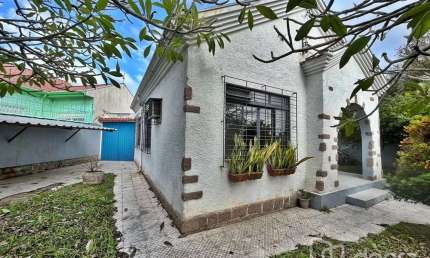 Casa com 3 quartos à venda na Rua Vinte e Quatro de Junho, Passo da Areia, Porto Alegre, 120 m2 por R$ 470.000
