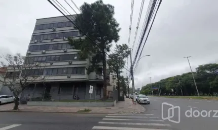 Sala comercial à venda na rua barão de cerro largo, 11, menino deus, porto alegre, 59 m2 por r$ 190.000