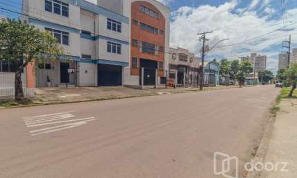 Prédio à venda na Rua Conselheiro Travassos, 235, São Geraldo, Porto Alegre, 717 m2 por R$ 950.000