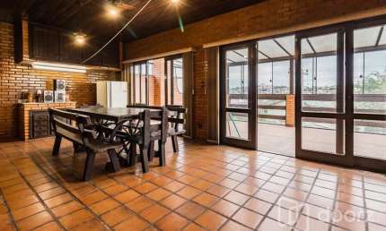 Casa com 3 quartos à venda na Travessa Kuluene, 349, Partenon, Porto Alegre, 380 m2 por R$ 899.900