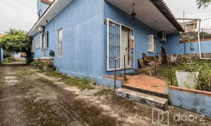 Casa com 3 quartos à venda na rua guilherme alves, 1752, partenon, porto alegre, 260 m2 por r$ 690.000