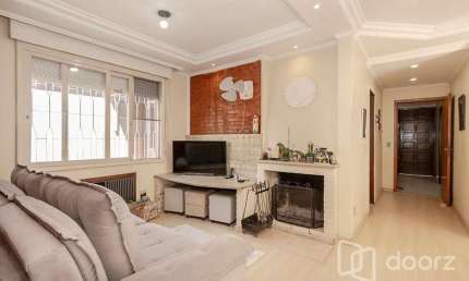 Casa com 4 quartos à venda na Rua Doutor Barcelos, 1970, Camaquã, Porto Alegre, 381 m2 por R$ 600.000