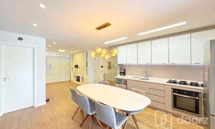Casa com 4 quartos à venda na Avenida Clemenciano Barnasque, 421, Teresópolis, Porto Alegre, 207 m2 por R$ 890.000