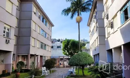 Apartamento com 2 quartos à venda na Avenida Chuí, 324, Cristal, Porto Alegre, 55 m2 por R$ 215.000