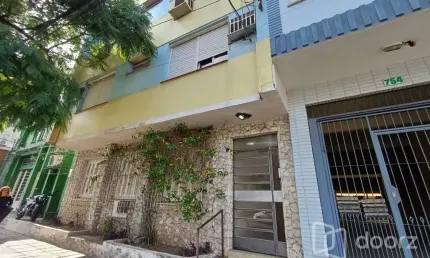 Apartamento com 2 quartos à venda na Rua Mariante, 750, Rio Branco, Porto Alegre, 66 m2 por R$ 239.000