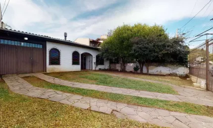 Casa com 4 quartos à venda na Avenida Guarujá, 136, Guarujá, Porto Alegre, 160 m2 por R$ 480.000