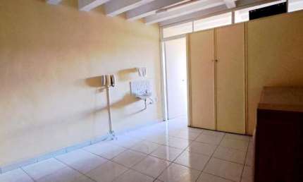 AMPLA SALA COMERCIAL NO CORAÇÃO DO BAIRRO, SILENCIOSA E DESOCUPADA!!!