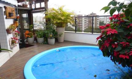 LINDA COBERTURA 3 DORMITÓRIOS COM MUITO SOL, PISCINA E PRÓXIMO DO G.N.U PETRÓPOLIS.