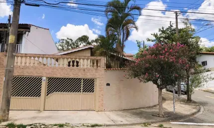 Casa com 3 quartos à venda na Coronel Paulo Foot Guimarães, 1, Jardim Rosália Alcolea, Sorocaba por R$ 500.000