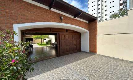 Casa com 5 quartos à venda na Rocha Pombo, 307, Vila Jardini, Sorocaba por R$ 1.150.000