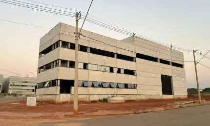 Barracão / Galpão / Depósito para alugar na Moacyr de Castro, 100, Iporanga, Sorocaba por R$ 50.000