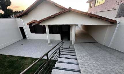 Casa com 3 quartos para alugar na Rua Ramalho Ortigão, Santa Branca, Belo Horizonte