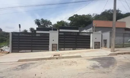 Casa à venda na Rua Vicente Geraldo Martins, Novo Centro, Santa Luzia