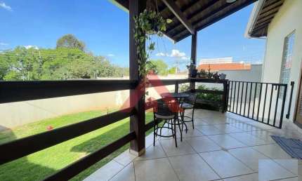Casa com 4 quartos à venda na Vila Mário Finotelli, Jaguariúna , 239 m2 por R$ 800.000