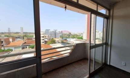Apartamento de 3 quartos com Sacada no Jardim Palma Travassos