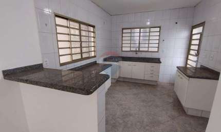 Casa com 2 quartos à venda na Rua Sérgio Balduíno, 415, Jardim Arlindo Laguna, Ribeirão Preto