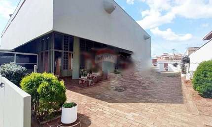 Casa com 5 Quartos e 9 banheiros para Alugar, 894 m² por R$ 30.000/Mês