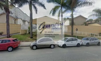 Sobrado com 3 suítes em Condomínio fechado, a venda por R$530.000,00