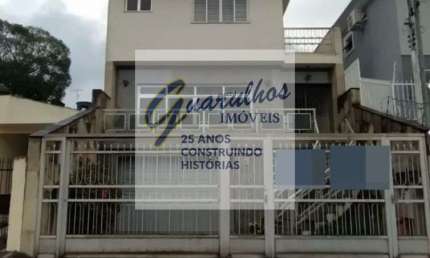 Magnífica casa com 271m² de área construída. Todos os cômodos com pé direito alto que proporciona ma