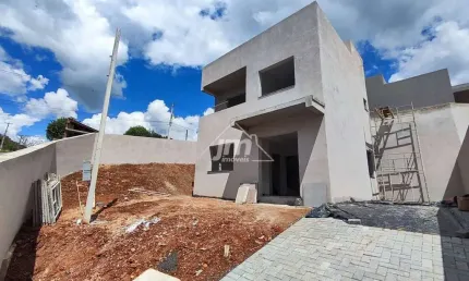 Sobrado à venda no Bairro Jardim das Acácias - em Campo Largo/PR