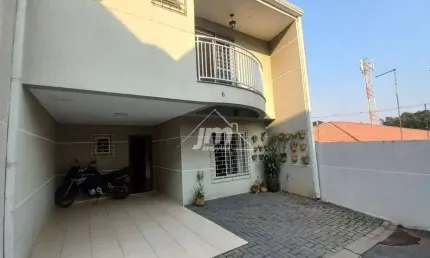 Sobrado à venda no Bairro Vila Ferrari - em Campo Largo/PR