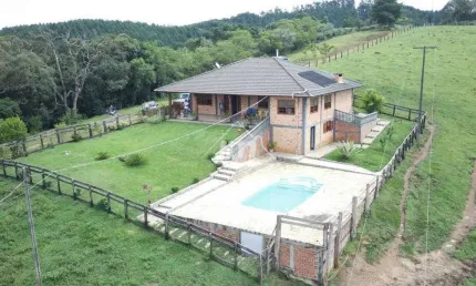 Chácara / sítio com 3 quartos à venda em Três Córregos, Campo Largo 