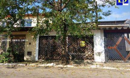 Casa para Venda em São Paulo, Parque são Rafael, 3 dormitórios, 1 suíte, 2 banheiros, 4 vagas