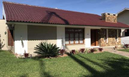 Casa com 3 quartos à venda na Alameda dos Ipês, 131, Nossa Senhora Medianeira, Santa Maria