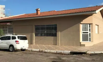 Casa com 3 quartos à venda na Avenida Liberdade, 201, Passo D'Areia, Santa Maria