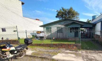 Casa com 3 quartos à venda na Rua Carlos Lauda, 351, Itararé, Santa Maria