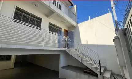 Casa de Alto Padrão para Venda ou Locação na Vila Municipal em Jundiaí/SP: 3 Quartos, 1 Suíte, 2 Salas, 4 Banheiros, 4 Vagas e 232,00 m².