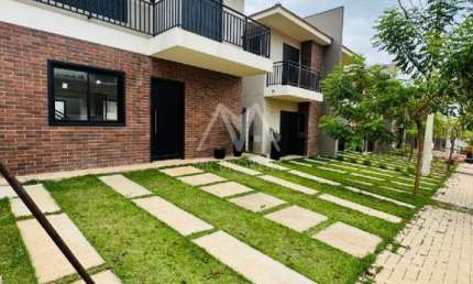 Casa de luxo em condomínio no bairro Medeiros - Jundiaí-SP: 3 quartos, 2 suítes, 3 salas, 3 banheiros, 2 vagas, 135m².