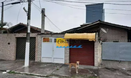Casa com 3 dormitórios à venda, 121 m² por R$ 550.000,00 - Vila Guilhermina - Praia Grande/SP