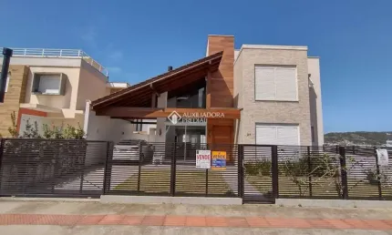 Casa com 4 quartos à venda na Rua Trinta de Dezembro, 1000, Centro, Garopaba, 248 m2 por R$ 2.530.000