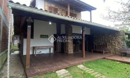 Casa com 3 quartos à venda na VITOR CARLOS NAUCK, 994, Centro, Garopaba, 99 m2 por R$ 1.350.000