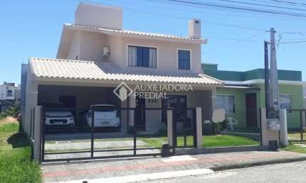 Casa com 3 quartos à venda na Pinguirito, 90, Ambrósio, Garopaba, 170 m2 por R$ 1.390.000