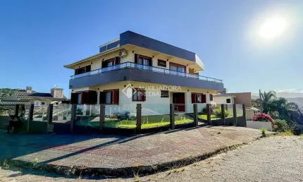 Casa com 4 quartos à venda na Vitor Carlos Nauck, 405, Centro, Garopaba, 405 m2 por R$ 2.600.000