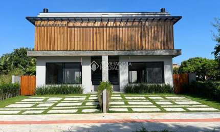 Casa com 3 quartos à venda na Vitor Carlos Nauck, 7886, Centro, Garopaba, 150 m2 por R$ 2.050.000