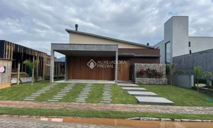 Casa em condomínio fechado com 4 quartos à venda na Delegado Frontino Martins, 4040, Areais da Palhocinha, Garopaba, 299 m2 por R$ 3.100.000